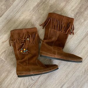 Minnetonka Single Fringe Boots